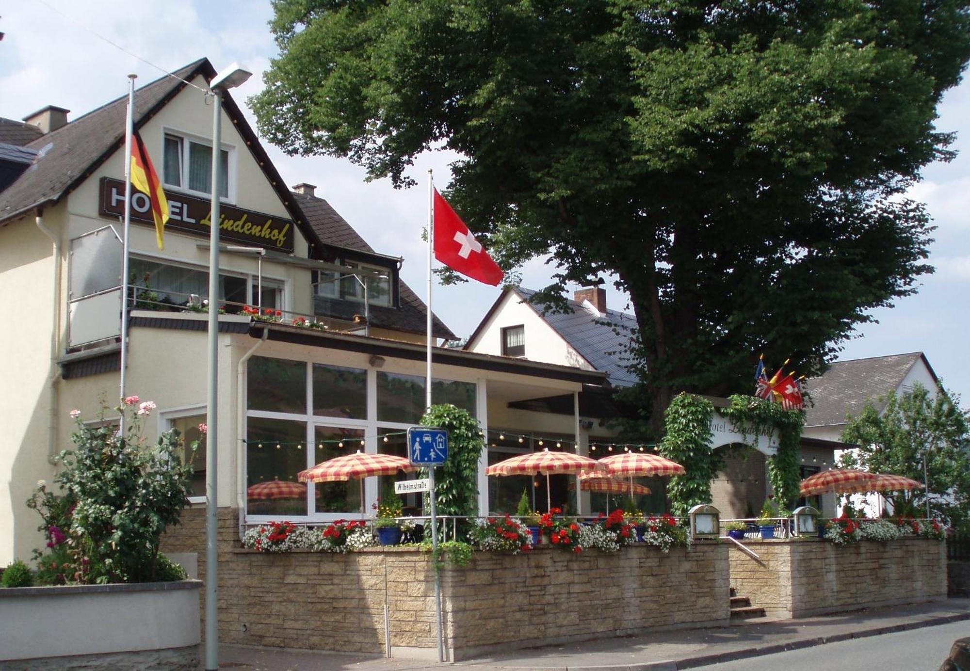 Lindenhof Hotel Osterspai Exterior photo